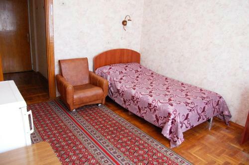 Zhovtneviy Hotel