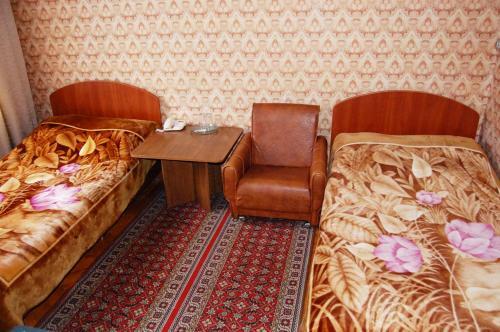 Zhovtneviy Hotel