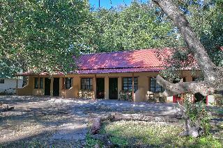 Island Safari Lodge
