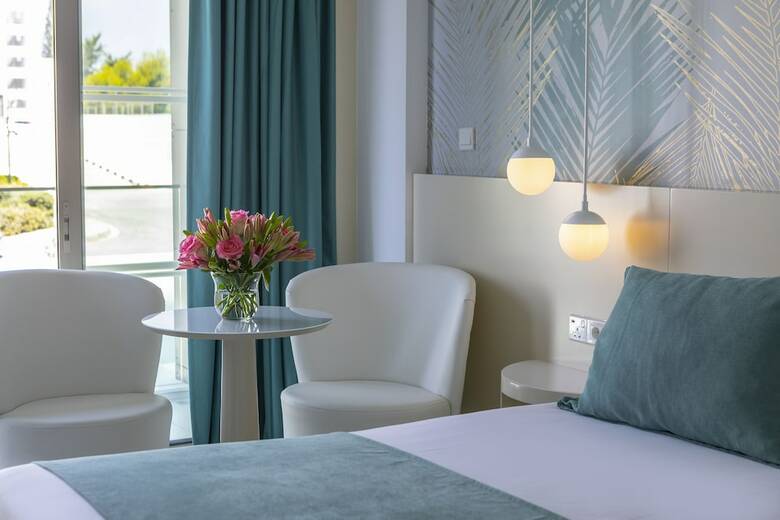Louis Ivi Mare Hotel