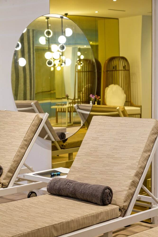 Louis Ivi Mare Hotel