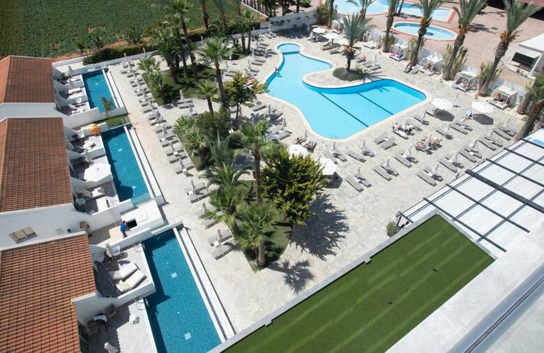 Bohemian Gardens Hotel