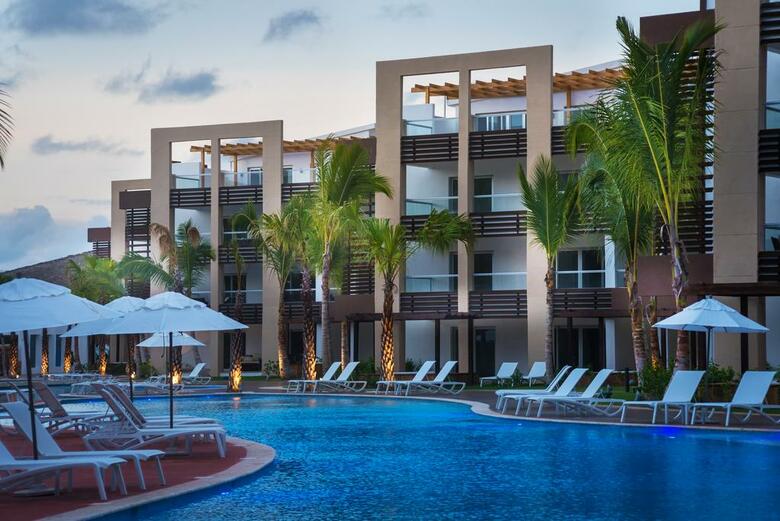 Hotel Bluebay Grand Punta Cana  Luxury All Inclusive
