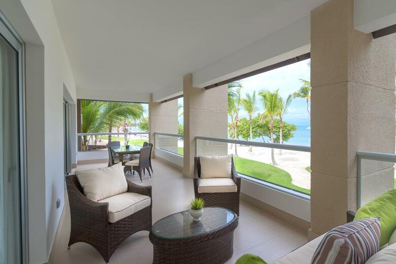 Hotel Bluebay Grand Punta Cana  Luxury All Inclusive