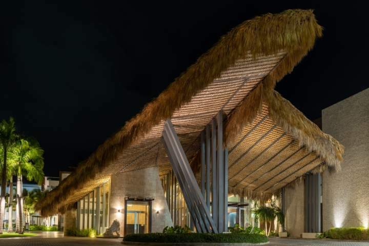 Hotel Bluebay Grand Punta Cana  Luxury All Inclusive
