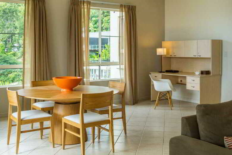 Hotel Sea Change Beachfront Apartments