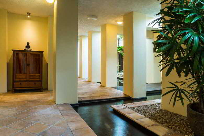 Hotel Sea Change Beachfront Apartments