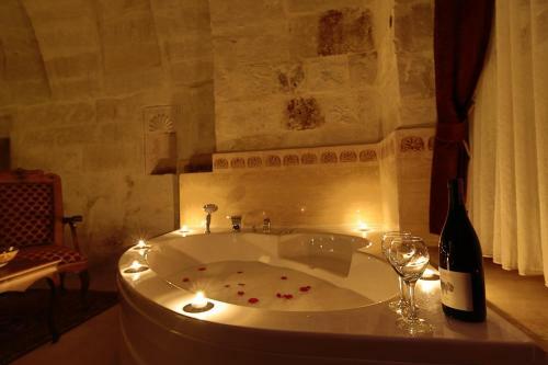 Fairyland Cave Hotel