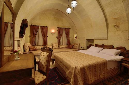 Fairyland Cave Hotel