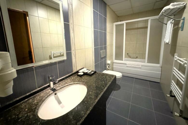Golden Yat Hotel