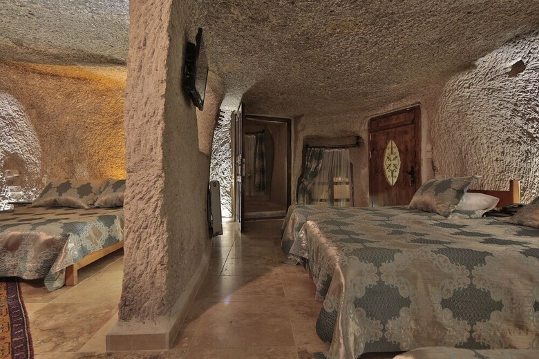 Hotel Shoestring Cave House