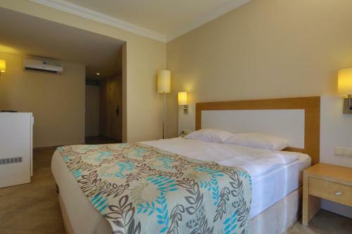 Hotel Crystal Green Bay Resort & Spa