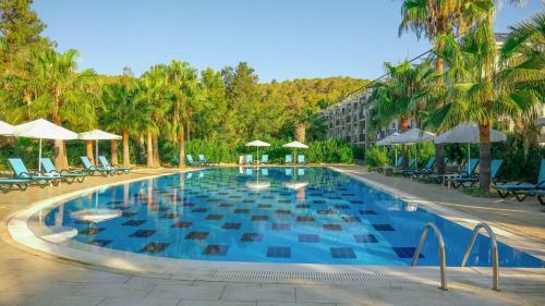 Hotel Crystal Green Bay Resort & Spa