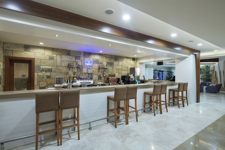 Hotel Crystal Green Bay Resort & Spa