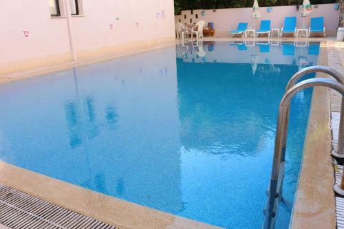 Arya Hotel