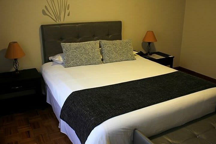 Hotel Embassy