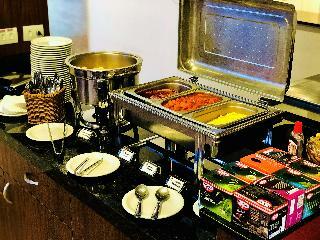 Lummina Hotel Mogi