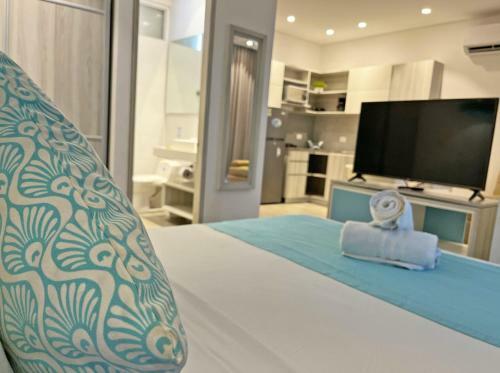 Hotel Azure Lofts & Pool