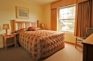 Hotel Old Faithful Inn