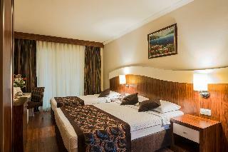 Hotel Throne Beach Resort & Spa