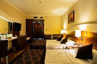 Hotel Throne Beach Resort & Spa
