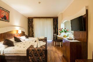 Hotel Throne Beach Resort & Spa