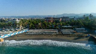 Palmeras Beach Hotel
