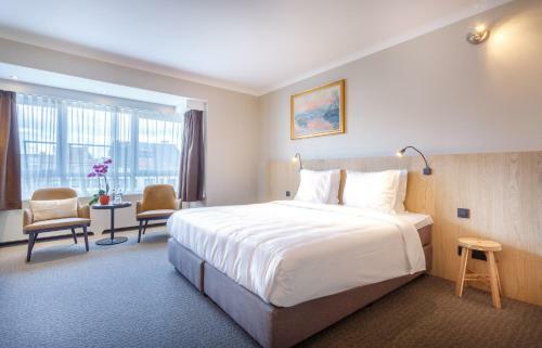 Carlton Hotel