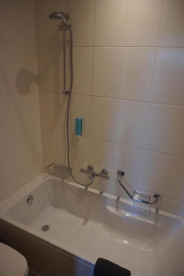 Asiris Hotel