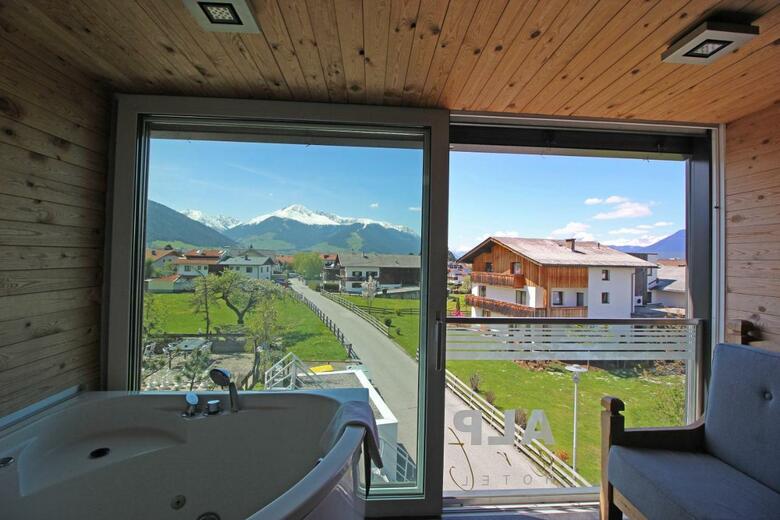 Alp Art Hotel G�tzens