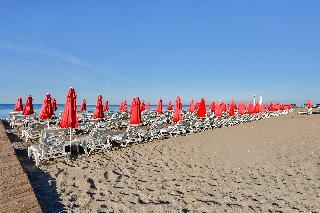 Hotel Vera Seagate Resort