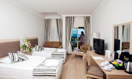 Hotel Crystal Tat Beach Golf Resort & Spa