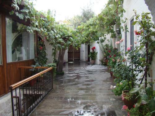 Hostal Aravan Evi