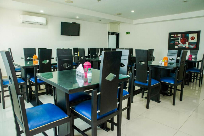 Hotel Ayenda 1315 Candiac