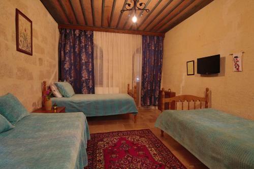 Jerveni Cave Hotel