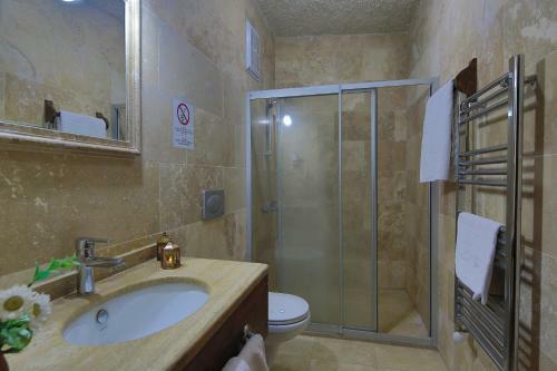 Jerveni Cave Hotel