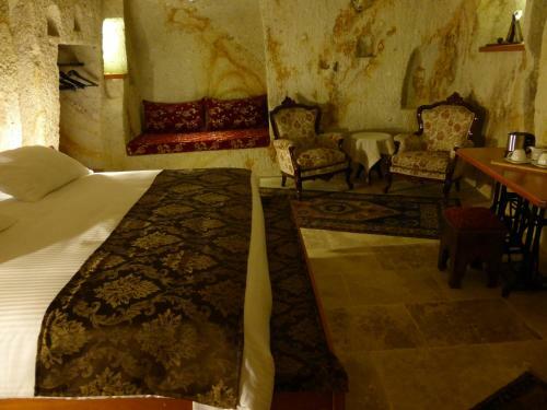 Courtyard Cave Hotel