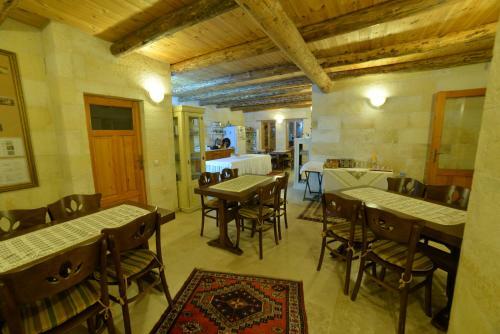 Courtyard Cave Hotel