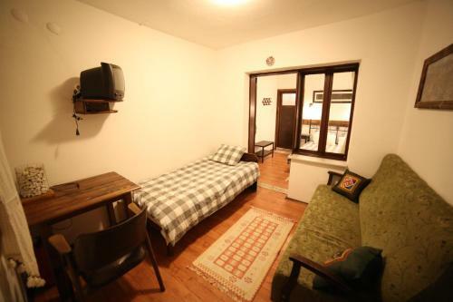 Akropolis Hotel
