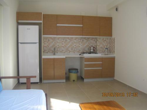 �zg�r Apart