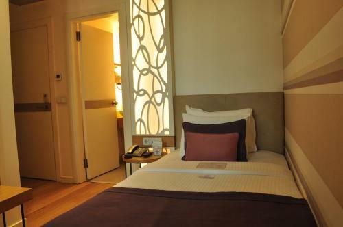 Wes Hotel