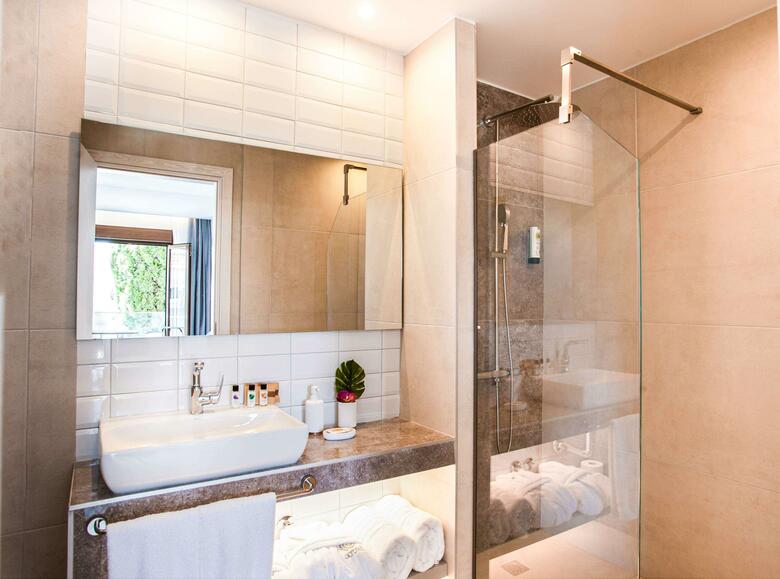 Hotel Acrotel Lily Ann Village