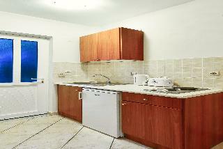 Remezzo Apartments & Studios