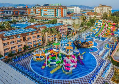 Hotel Lonicera World