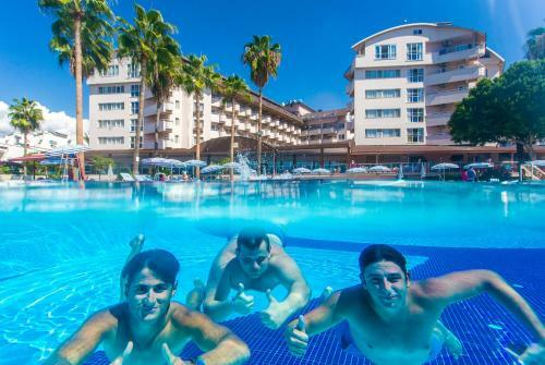 Hotel Lonicera World
