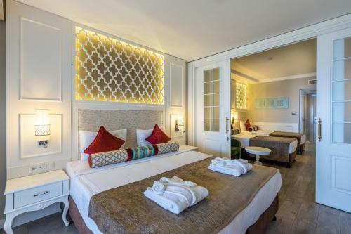 Adenya Hotel & Resort
