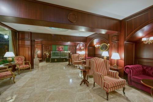 Hotel Antik Roman Palace