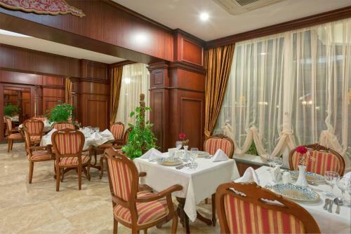 Hotel Antik Roman Palace