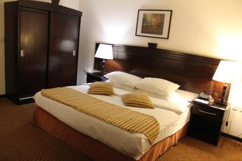 Al Fanar Palace Hotel