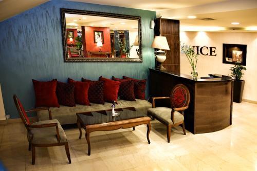 Al Fanar Palace Hotel